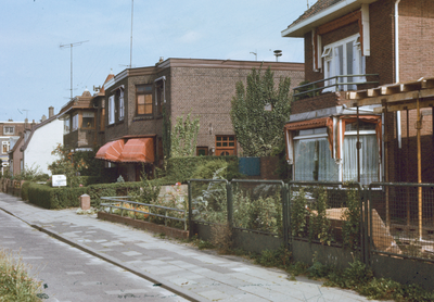 21346 Gezicht op de voorgevels van de panden Amsterdamsestraatweg 883-hoger te Utrecht.
